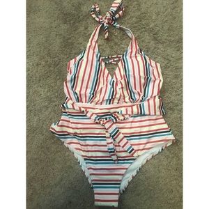 🚨 BRAND NEW, NEVER WARN🚨 Stripped One Piece Swin